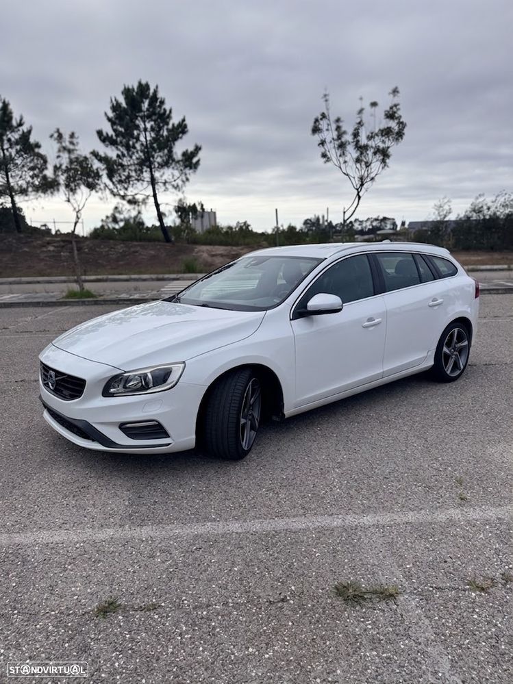 Volvo V60 2.0 D4 R-Design - 12
