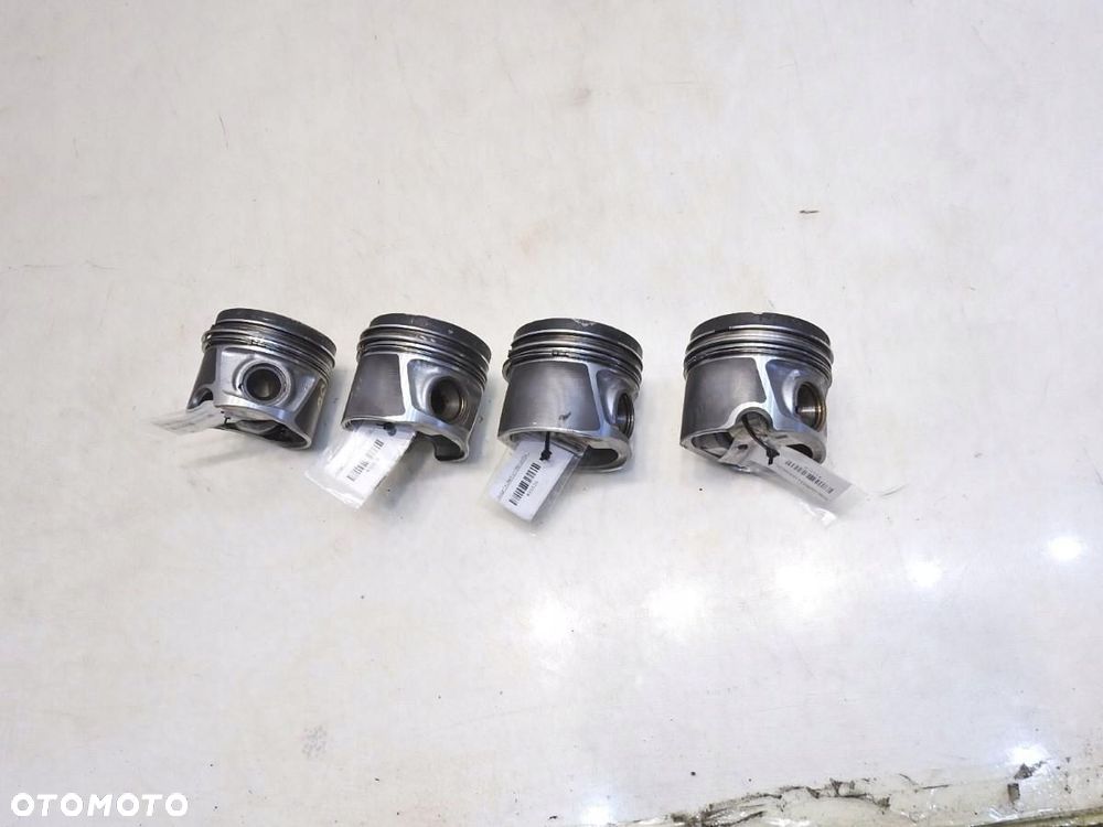 TŁOK DODGE CALIBER 2.0 CRDI - 8