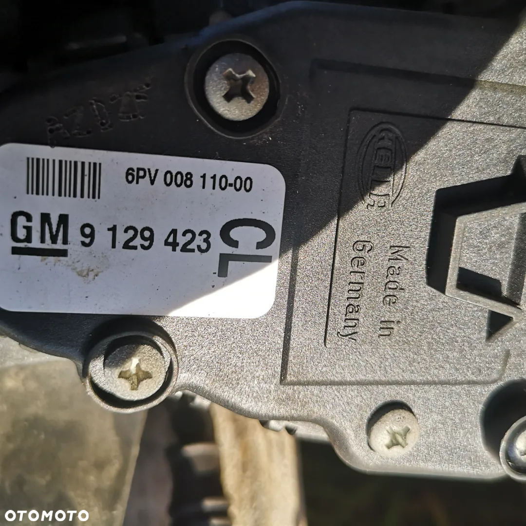CZĘŚCI WYPOSAŻENIA OPEL CORSA C 1.2i - 12