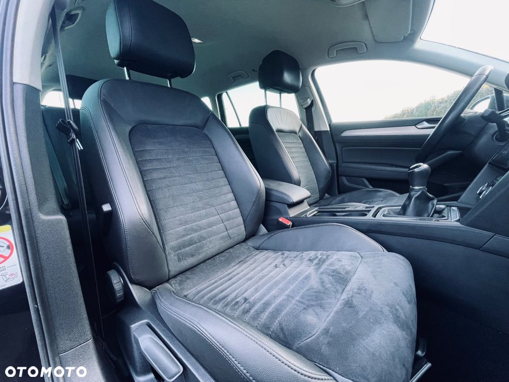 Volkswagen Passat 2.0 TDI (BlueMotion Technology) Highline - 35
