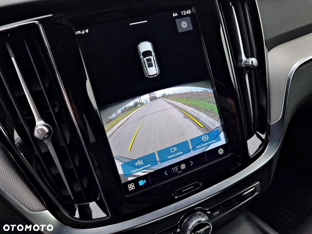 Volvo V60 Cross Country B4 D AWD Geartronic Pro - 27