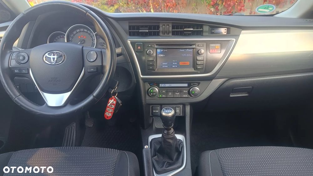 Toyota Auris 1.6 Premium Comfort - 17