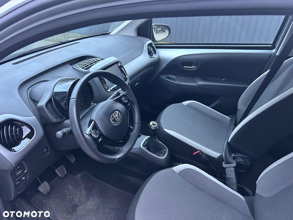 Toyota Aygo x-play - 6