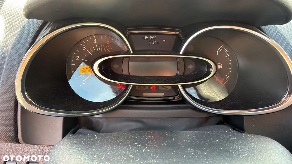 Renault Clio - 25