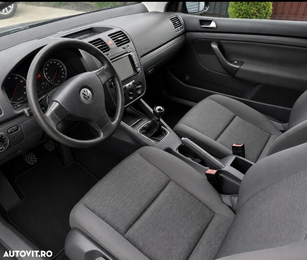 Volkswagen Golf - 6