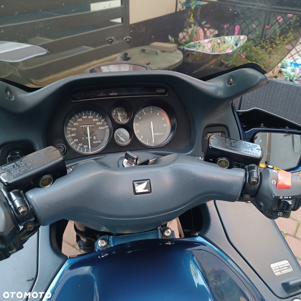 Honda ST - 17