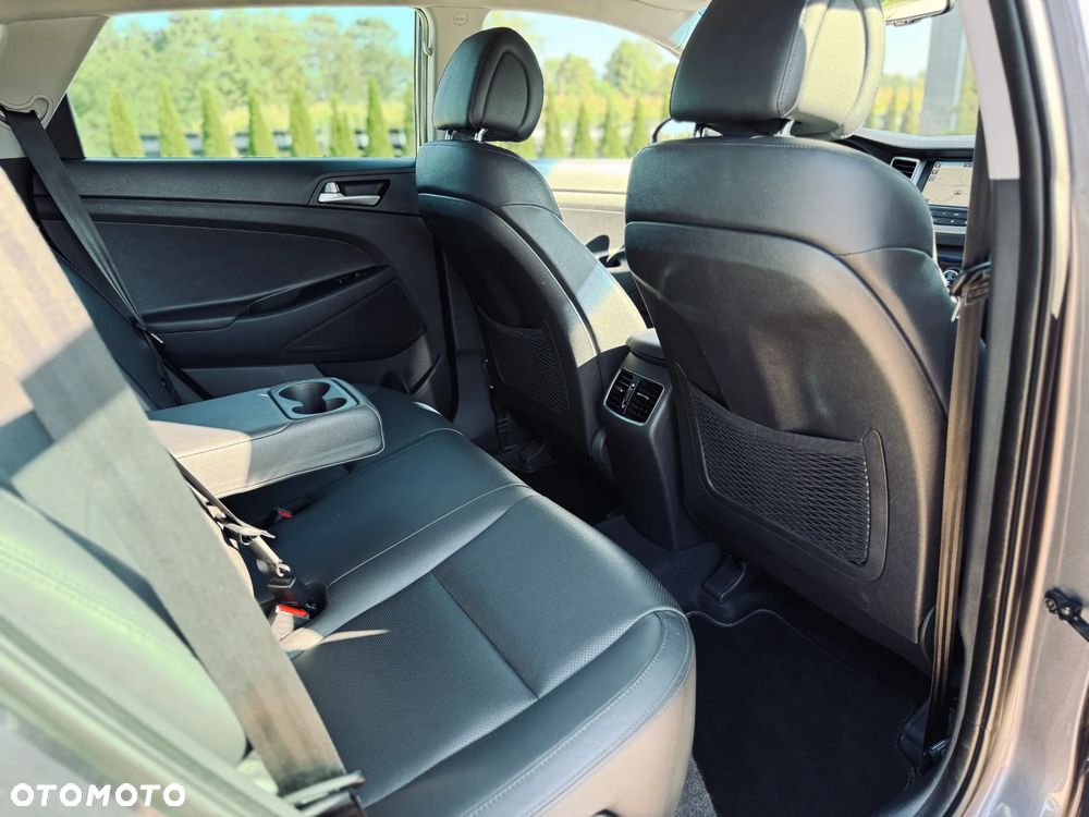 Hyundai Tucson 1.7 CRDI BlueDrive Style 2WD - 18