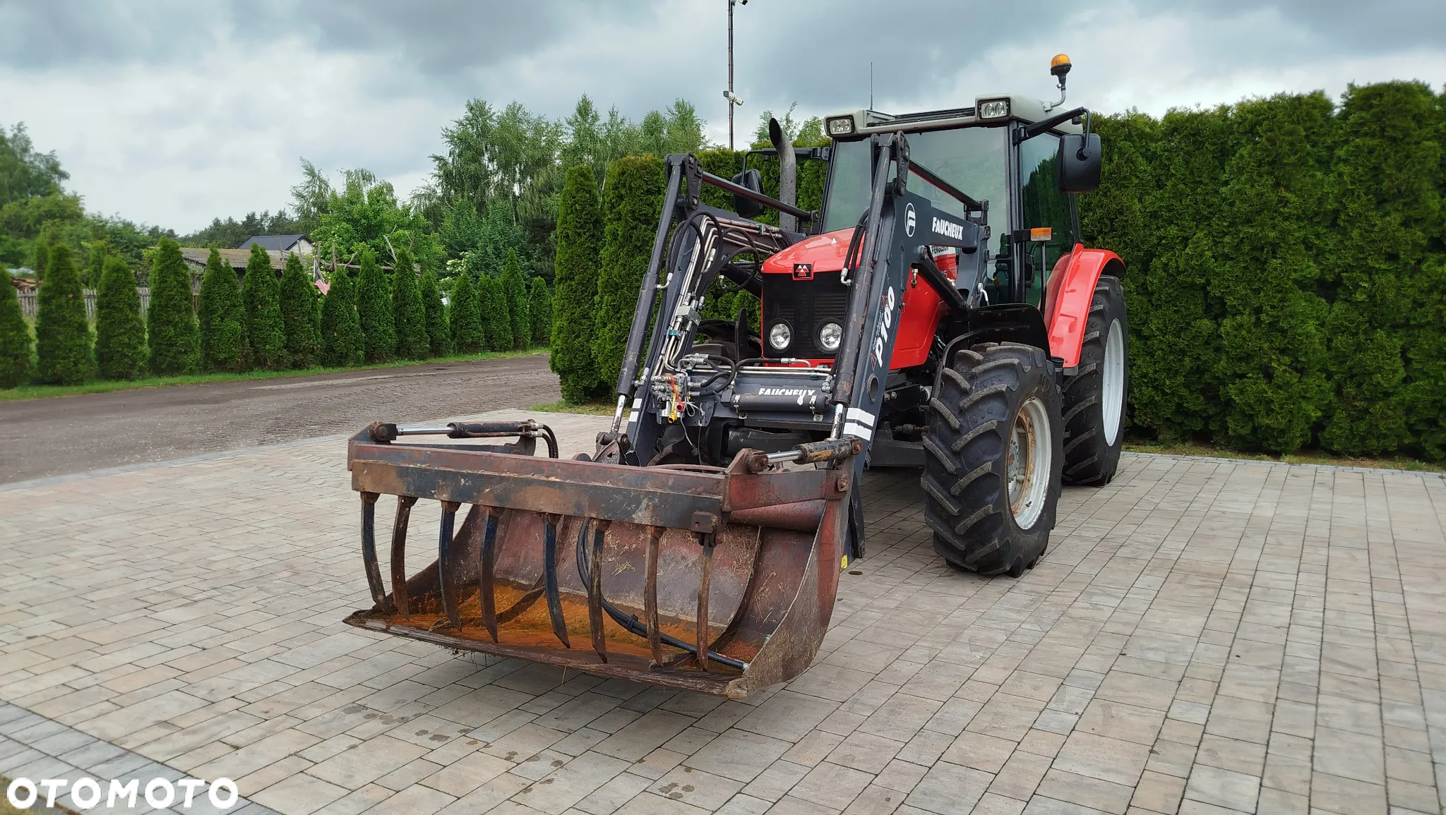 Massey Ferguson - 2