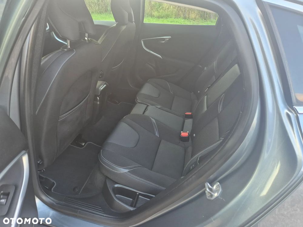 Volvo V40 D4 Summum - 15