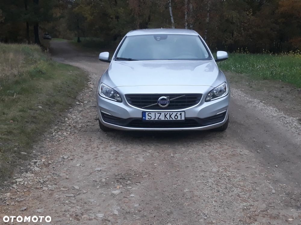 Volvo V60 2017 photo 2