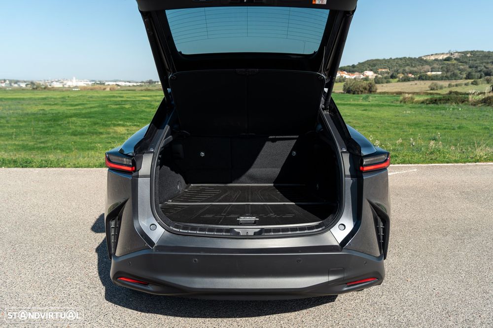 Lexus RZ 300e Premium - 11