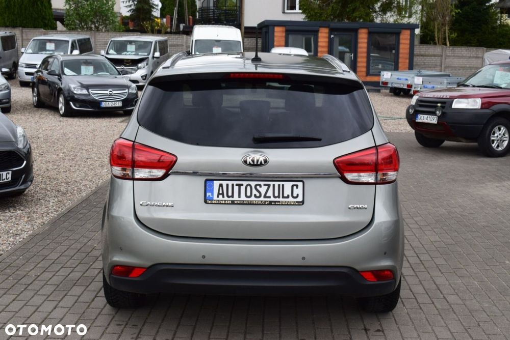 Kia Carens - 9