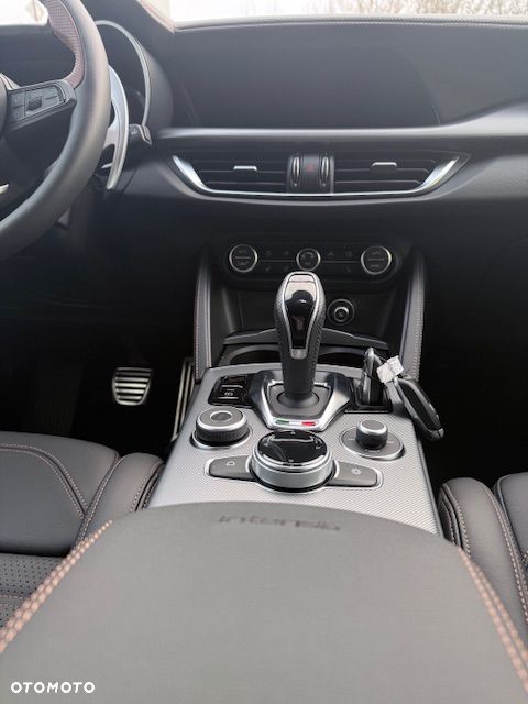 Alfa Romeo Stelvio 2.2 JTDM Intensa Q4 - 13