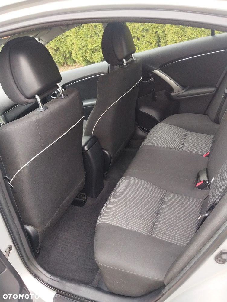 Toyota Avensis - 7