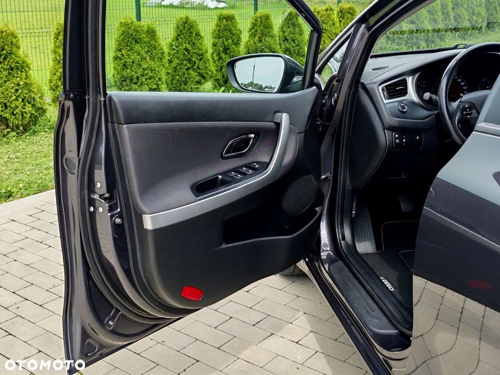 Kia Ceed - 24