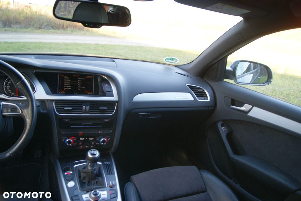 Audi A4 Avant 2.0 TDI DPF quattro S line Sportpaket - 25