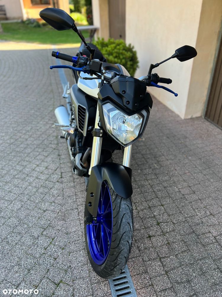 Yamaha MT - 22
