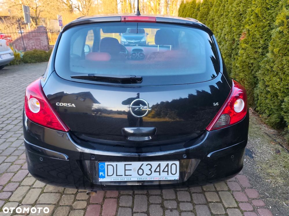 Opel Corsa 1.4 16V Essentia - 4