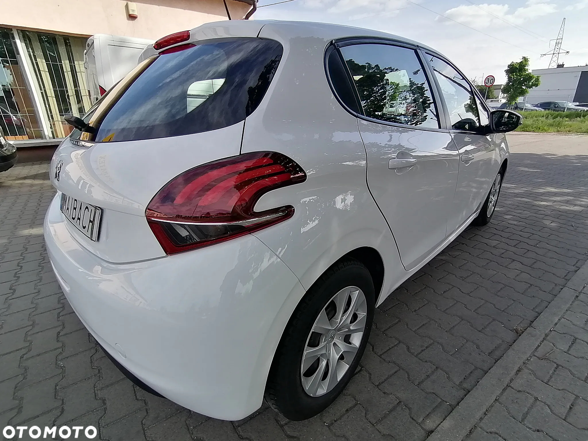 Peugeot 208 - 7