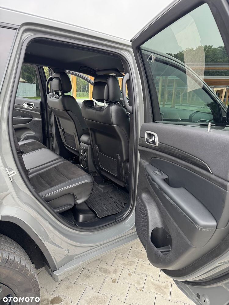 Jeep Grand Cherokee - 20