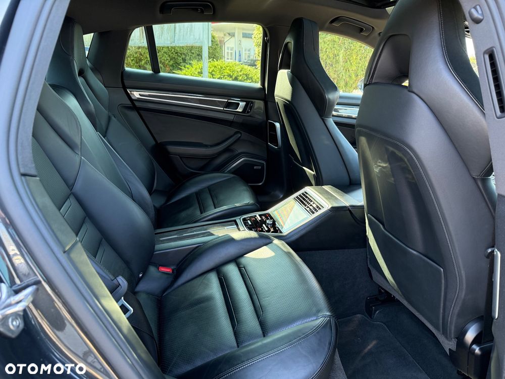 Porsche Panamera - 11