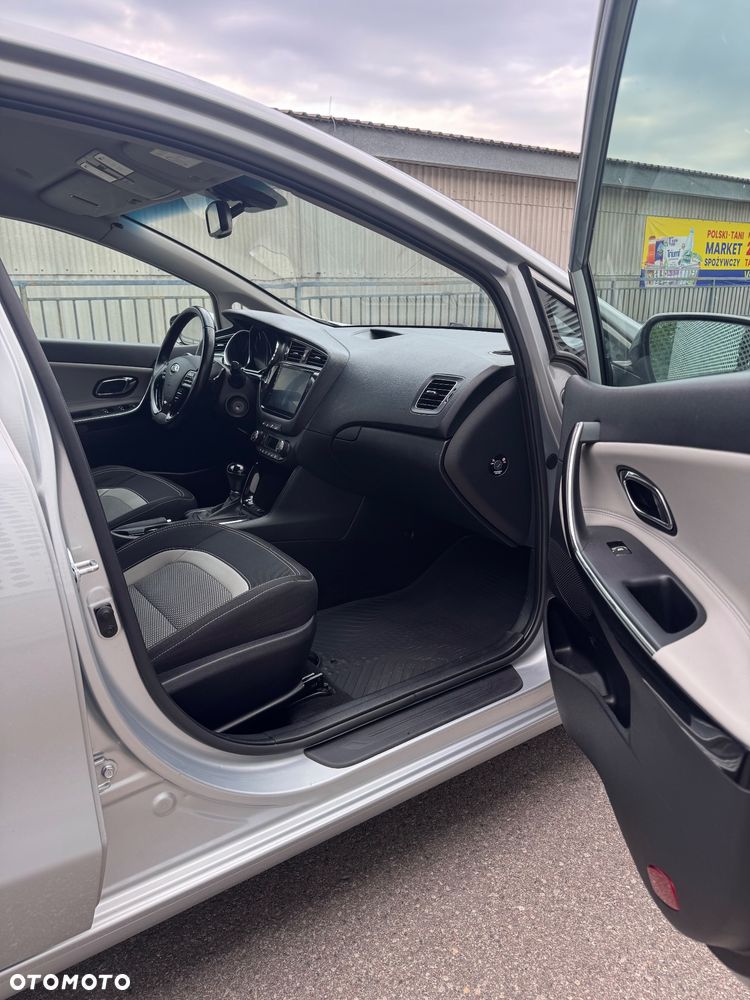 Kia Ceed 1.6 GDI DCT Platinum Edition - 25