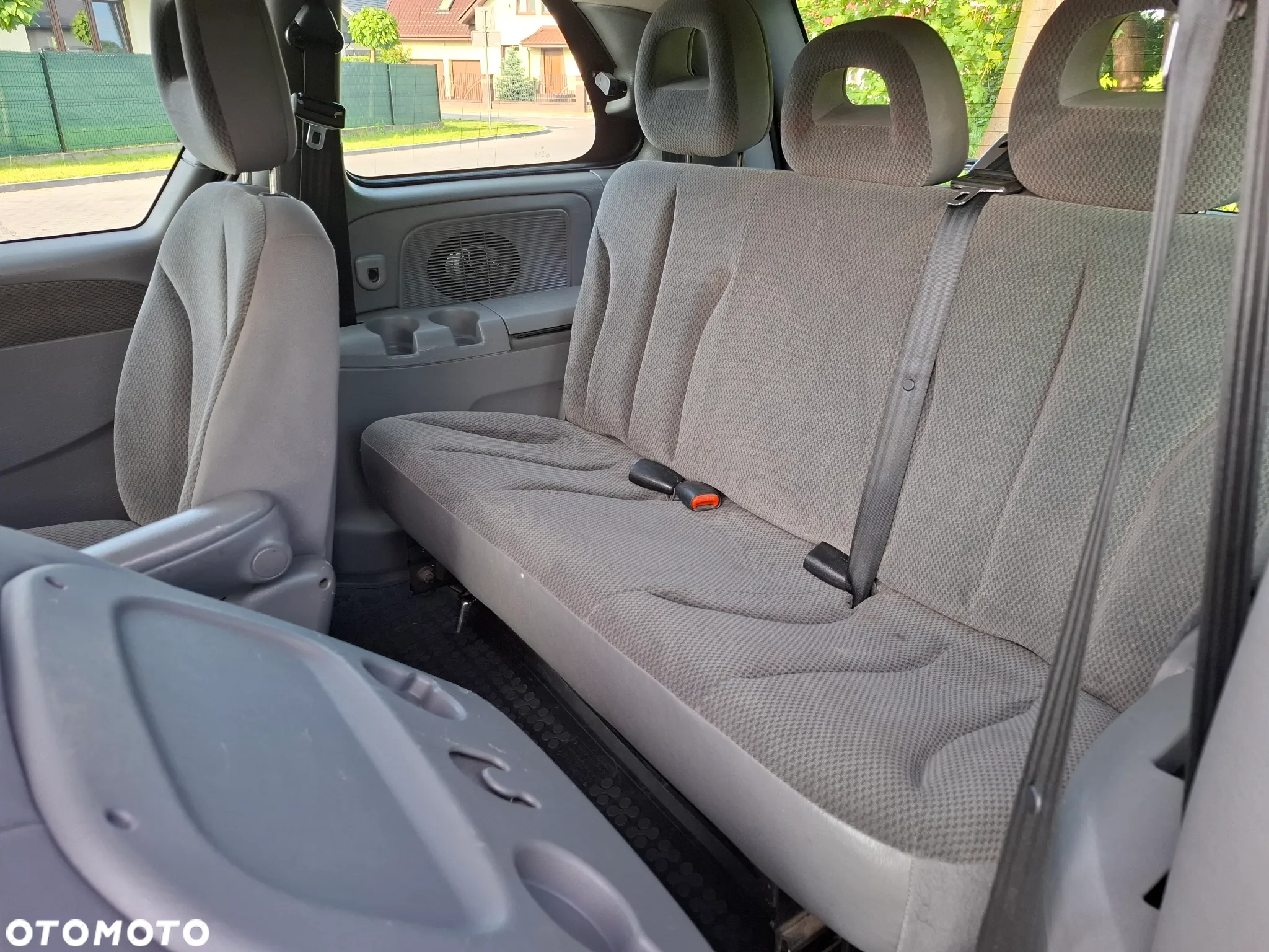 Chrysler Voyager 3.3 LX - 7