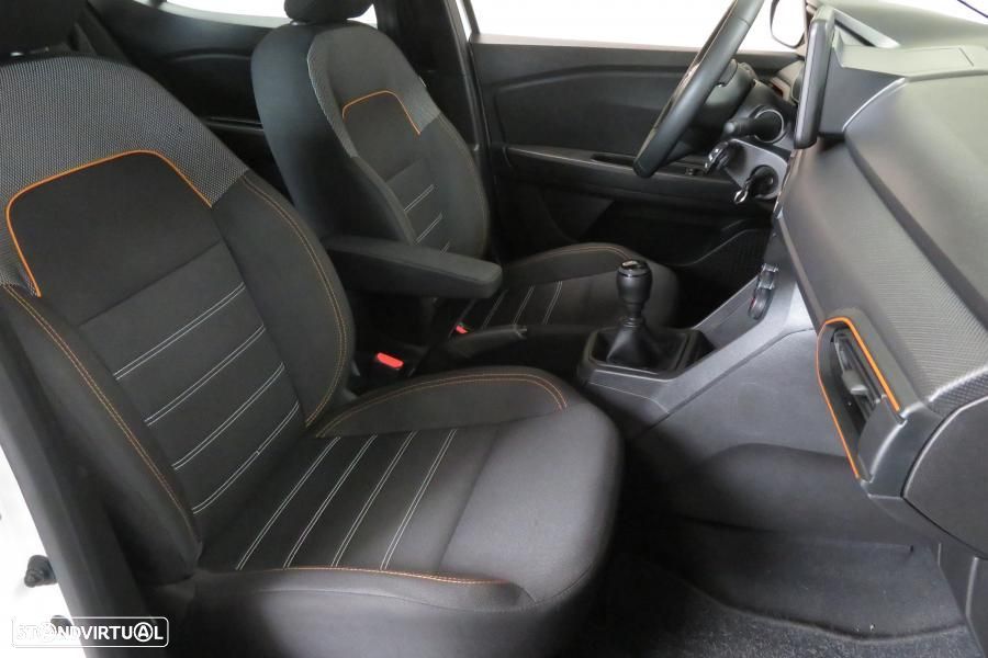 Dacia Sandero 1.0 TCe Essential - 11