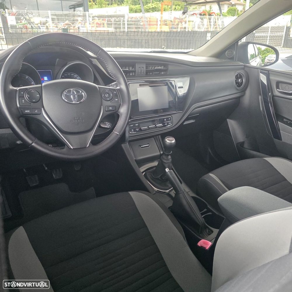 Toyota Auris 1.4 D-4D Comfort+Pack Sport - 34