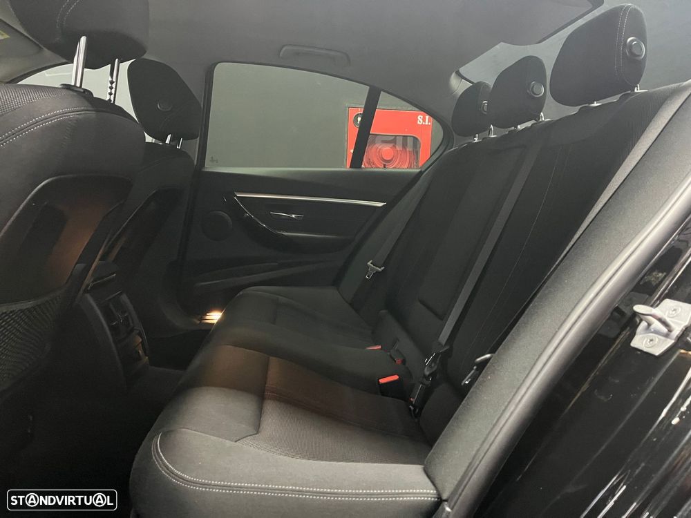 BMW 330 e iPerformance Line Sport - 10