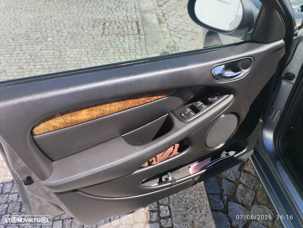 Jaguar X-Type 2.0 D Classic - 1