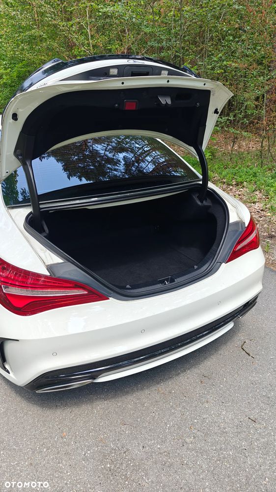 Mercedes-Benz CLA 180 7G-DCT AMG Line - 8