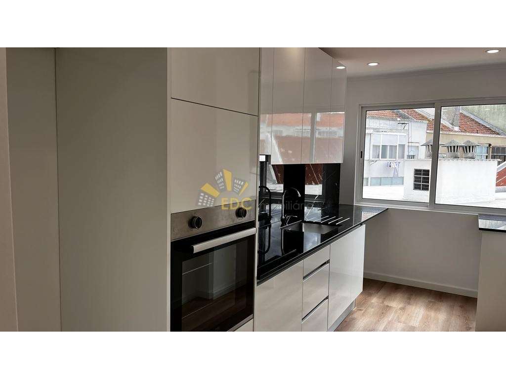 Apartamento T2 com suite e Remodelado | Localizado na Falagueira ( ... - Grande imagem: 3/22