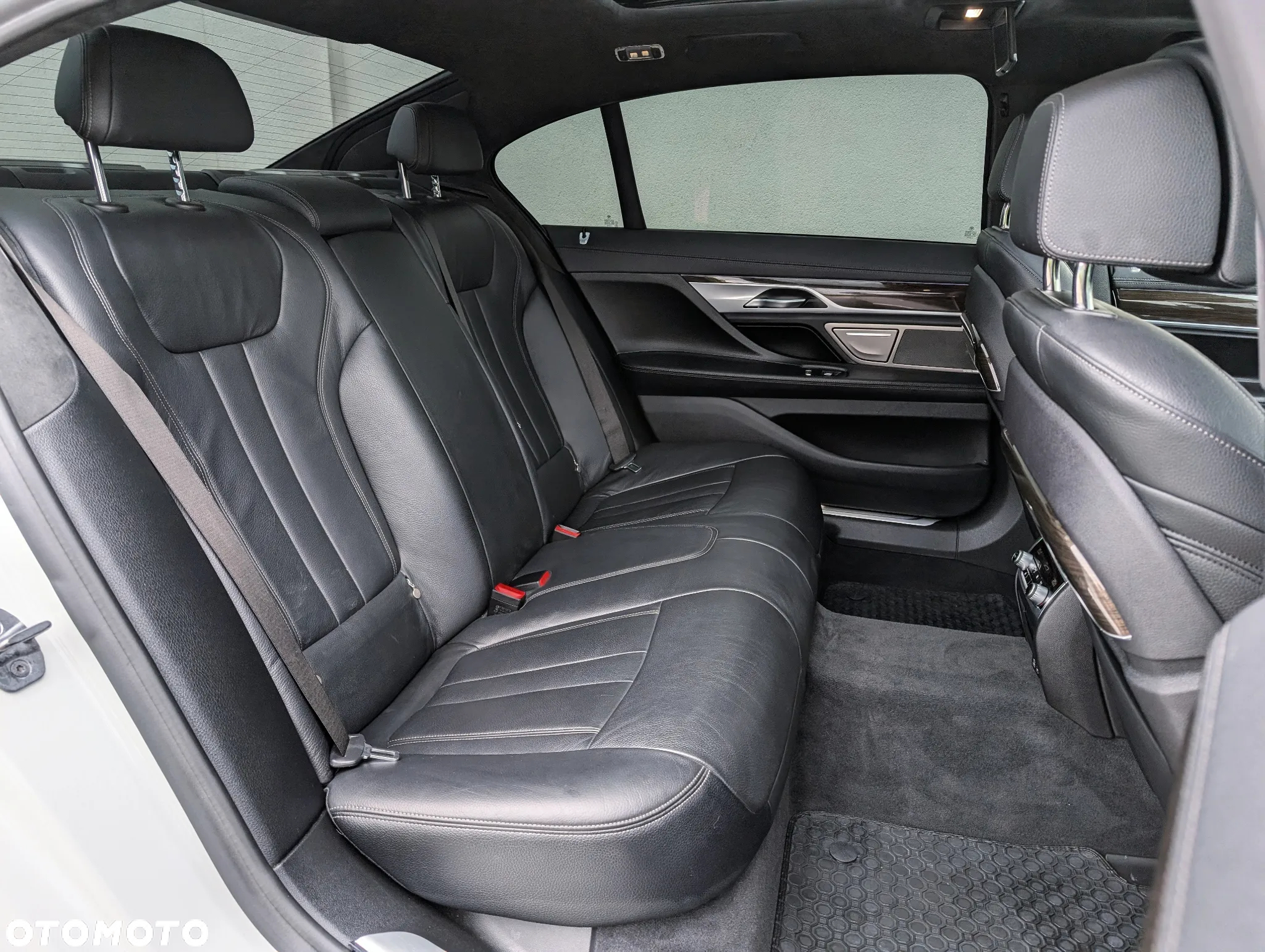BMW Seria 7 740Li xDrive - 21