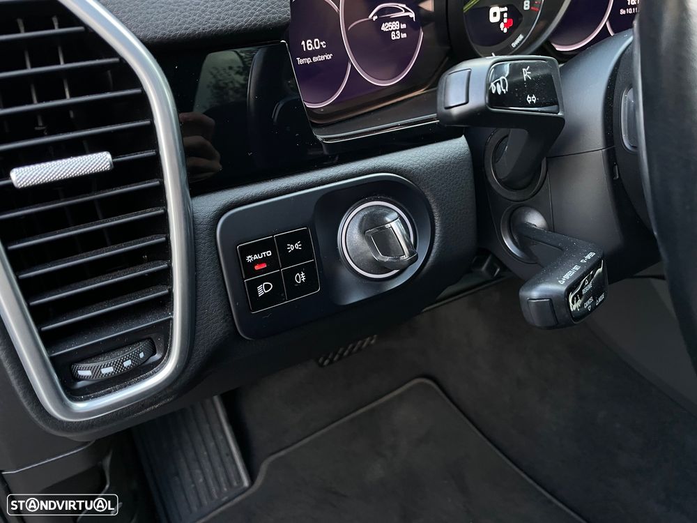 Porsche Cayenne Coupé E-Hybrid - 21