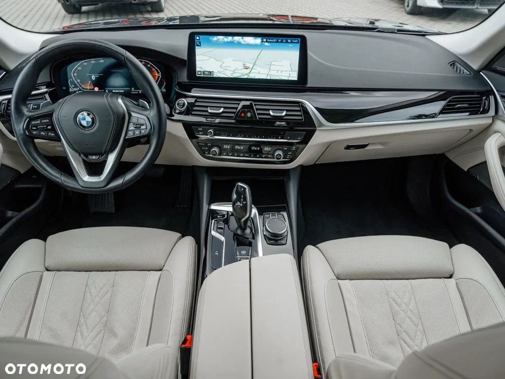 BMW Seria 5 520d xDrive - 7