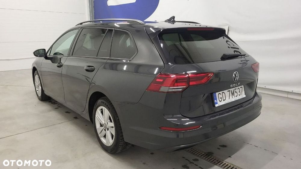 Volkswagen Golf - 8
