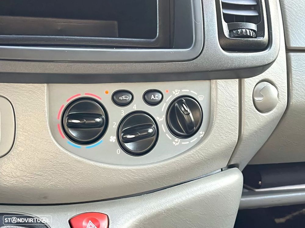 Opel vivaro 2.0d c/frio de conservaÇÃo - 16