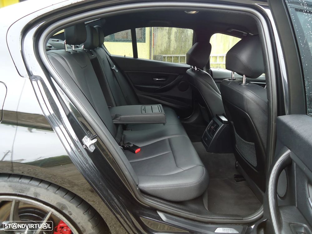BMW 318 d Auto Pack M - 9