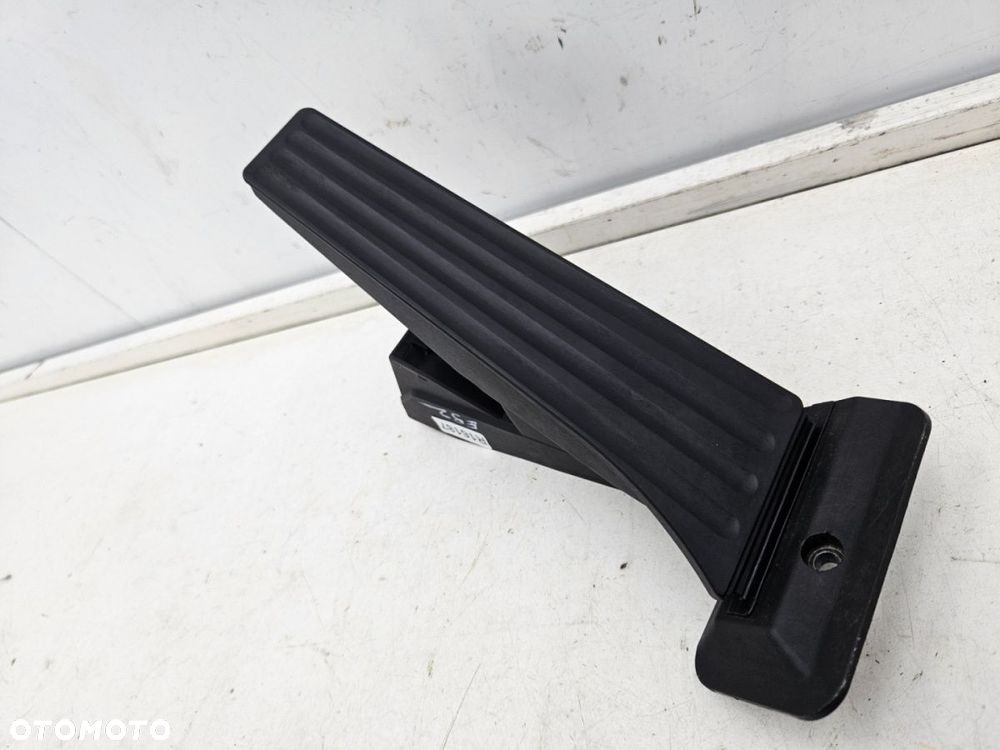 Pedał gazu BMW X5 E70 E90 E87 E60 E61 F10 F02 04-12r. potencjometr 6789998 - 2