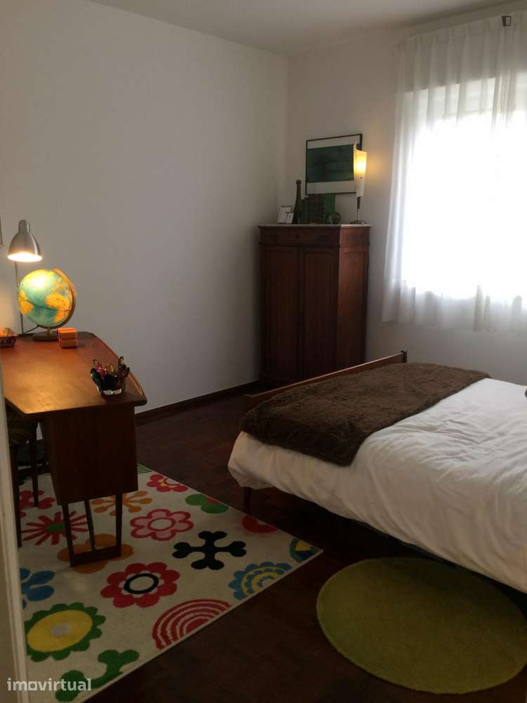 Quarto - localizado em Oeiras Lisbon - Grande imagem: 2/50