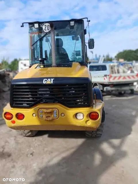Caterpillar 908M - 3