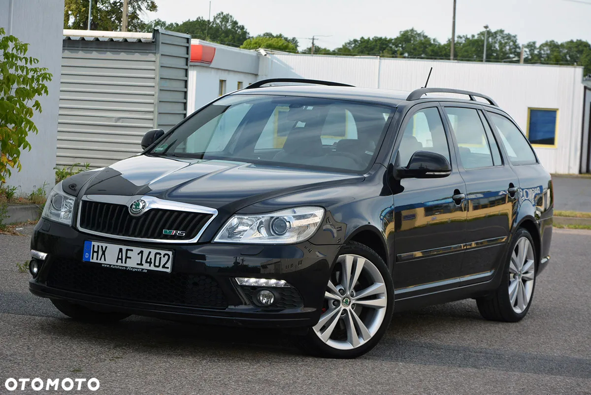 Skoda Octavia Combi 2.0 TDI CR DPF DSG RS - 24