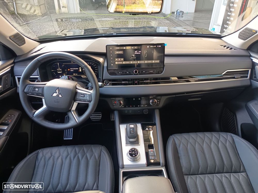 Mitsubishi Outlander - 7