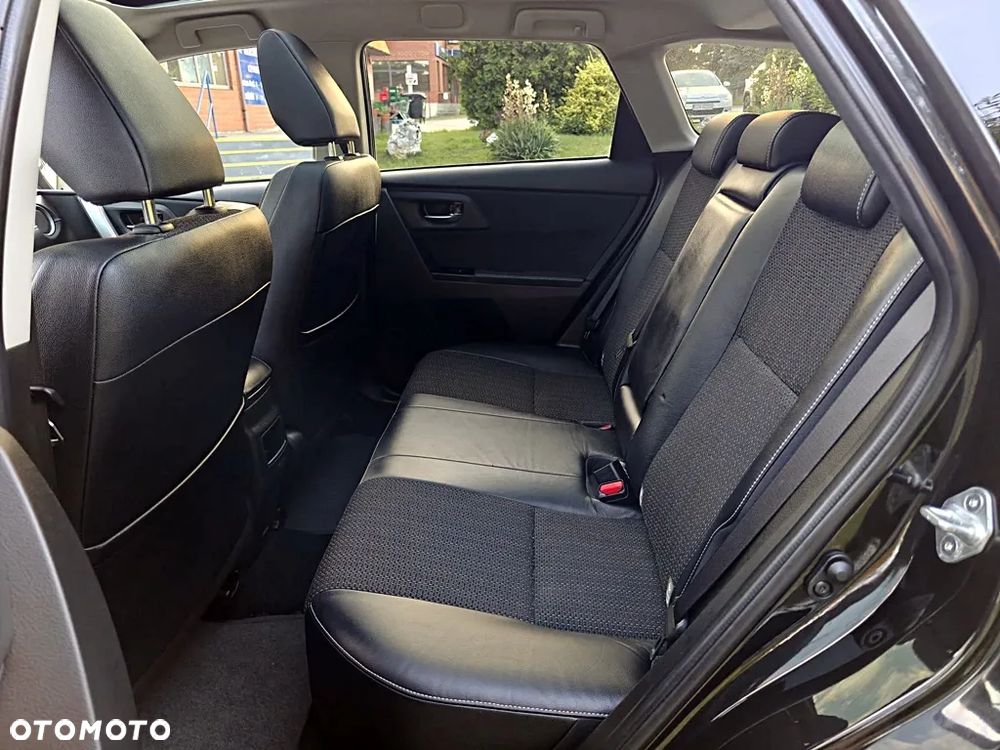 Toyota Auris 1.6 Premium Comfort MS - 9