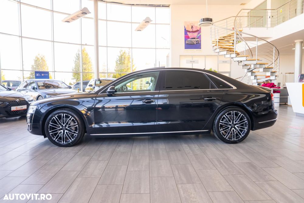 Audi A8 - 8
