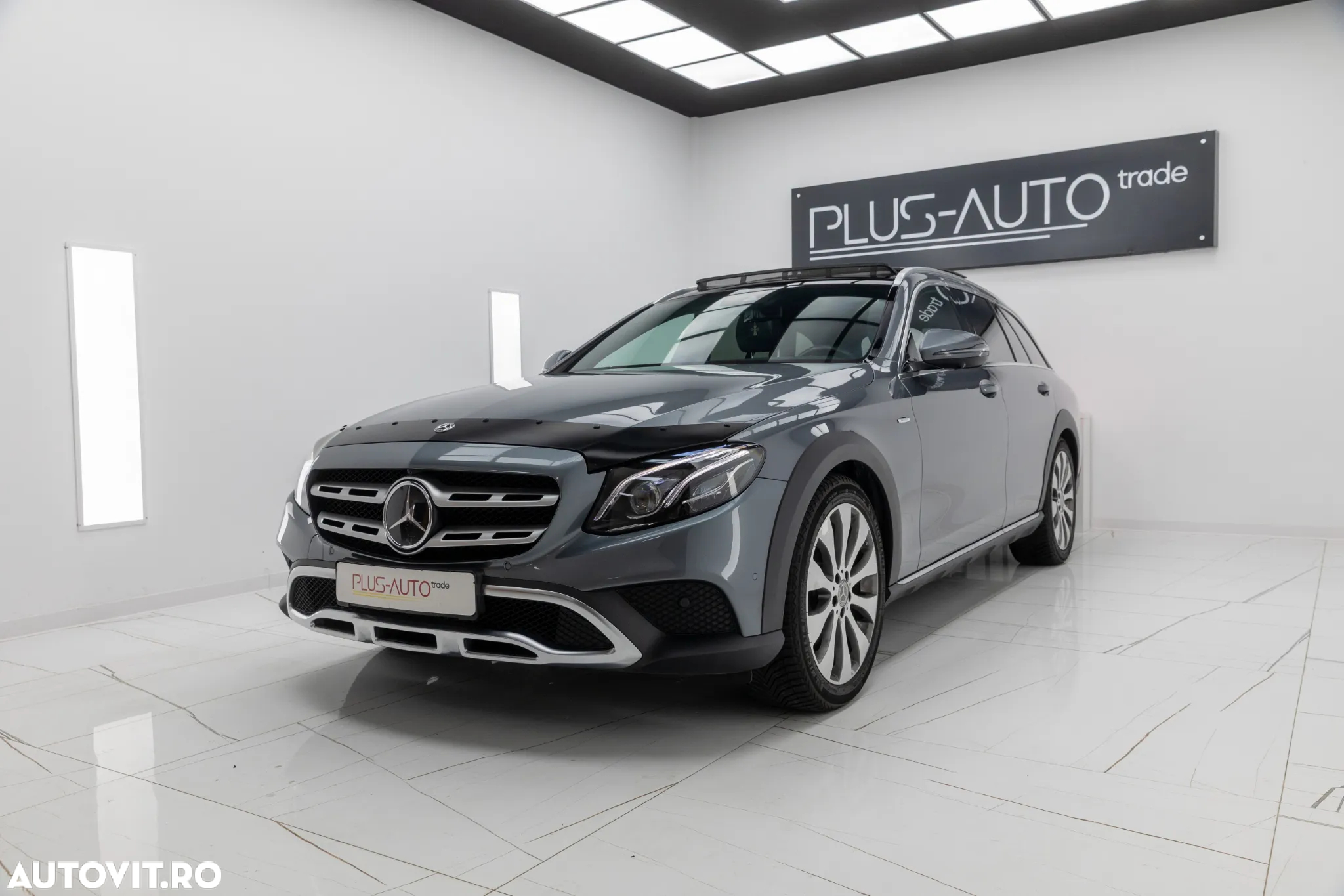 Mercedes-Benz E 220 d 4Matic 9G-TRONIC Avantgarde - 4