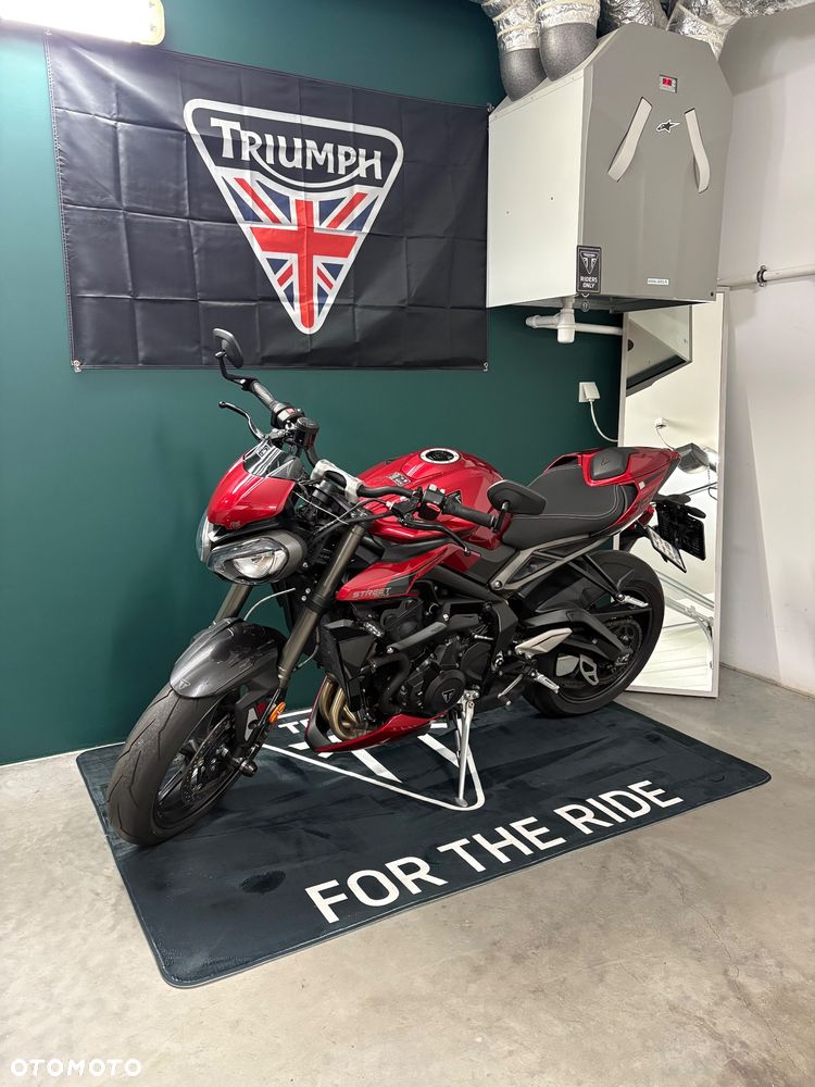 Triumph Street Triple - 1