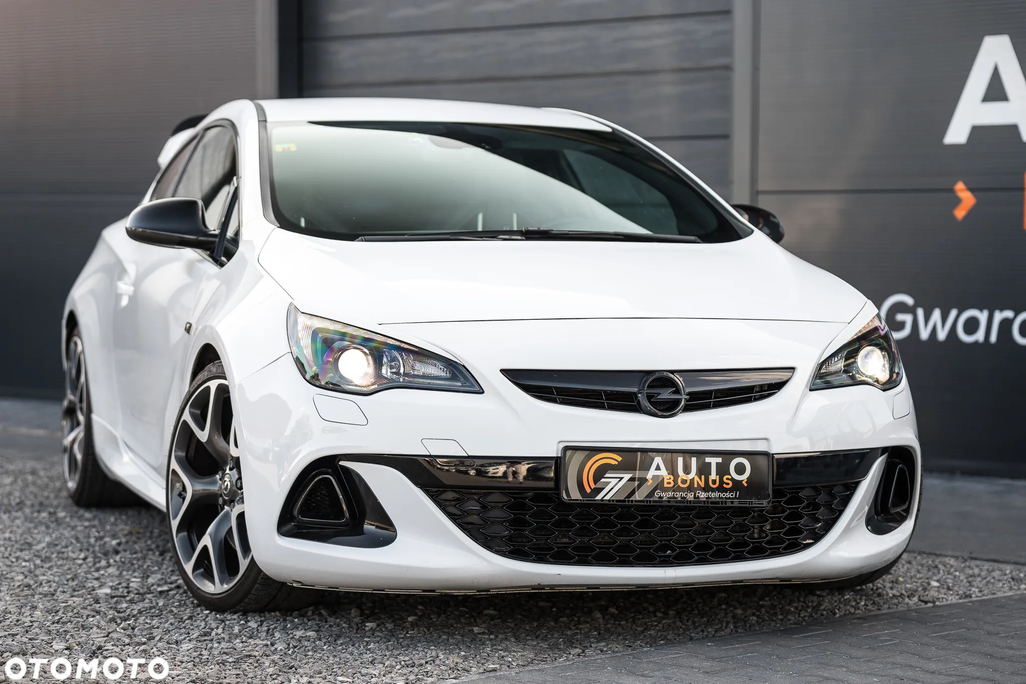Opel Astra IV GTC OPC - 37