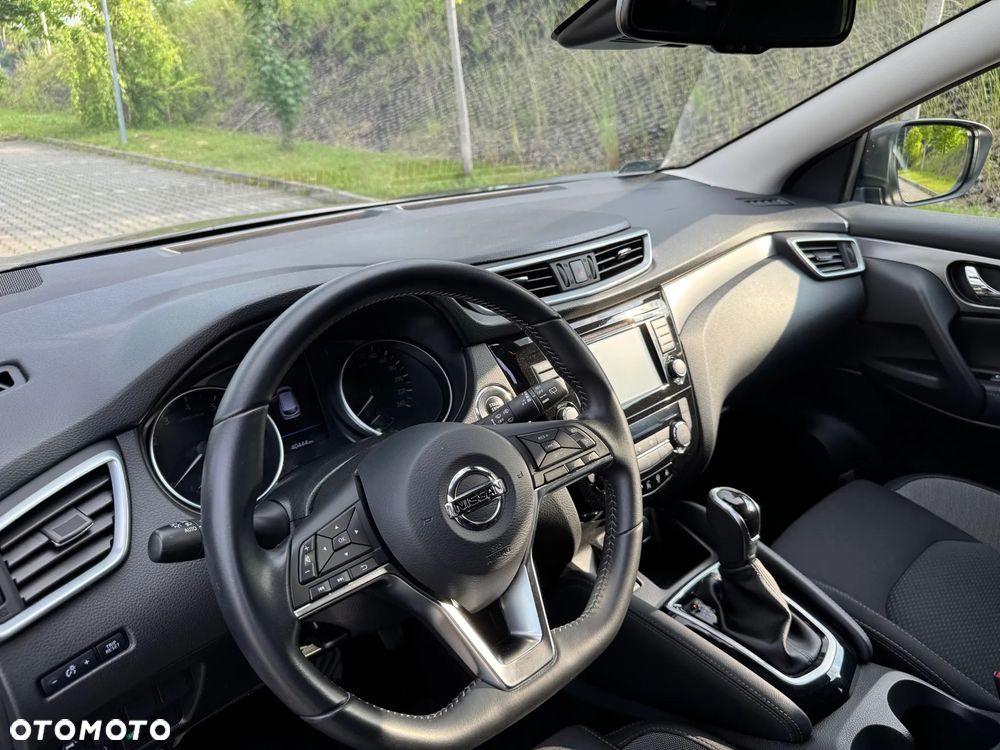 Nissan Qashqai 1.3 DIG-T N-Connecta DCT - 9
